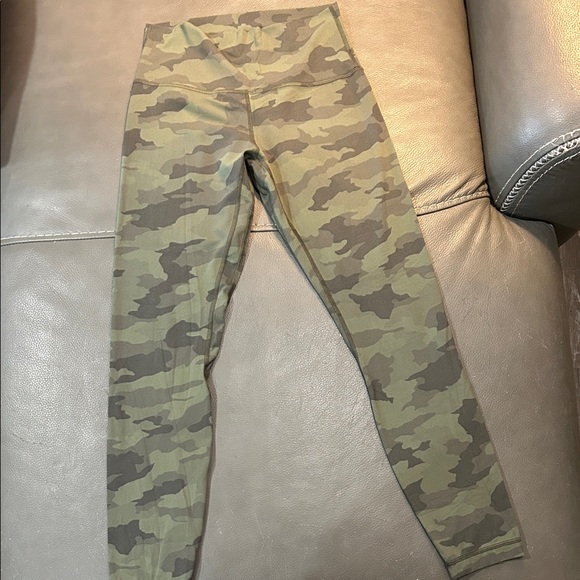 Lululemon Wunder Under High-Rise 25”Legging. Size S, green camo - Picture 1 of 6